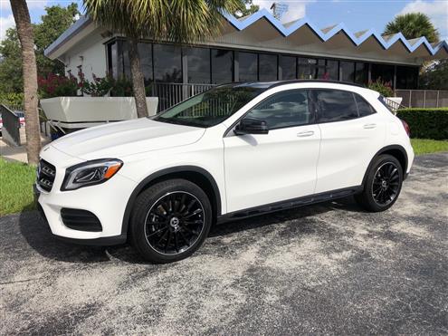 2020 Mercedes-Benz GLA-Class Image # 1