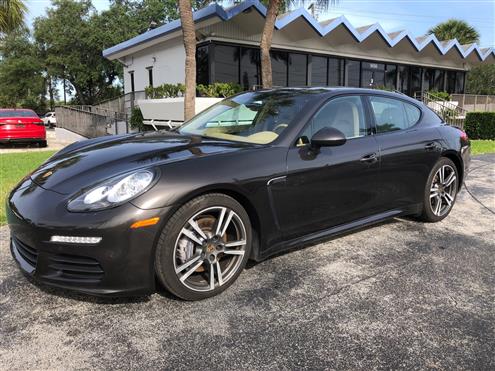 2015 Porsche Panamera Image # 1