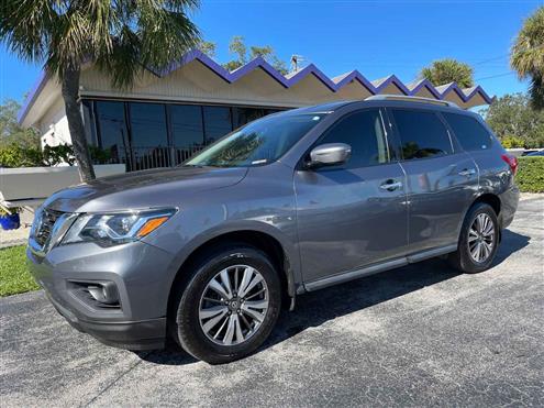 2017 Nissan Pathfinder Image # 1