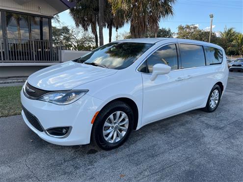 2019 Chrysler Pacifica Image # 1