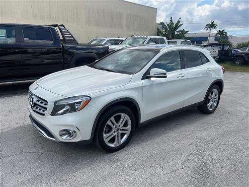 2018 Mercedes-Benz GLA-Class Image # 1