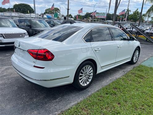 2016 Volkswagen Passat
