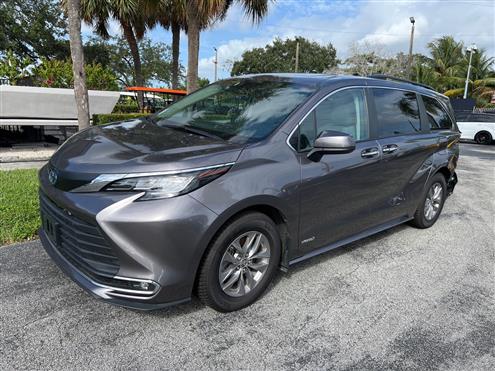 2021 Toyota Sienna Hybrid Image # 1