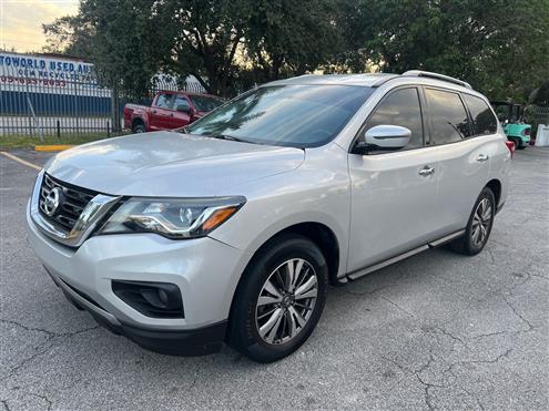 2019 Nissan Pathfinder Image # 1