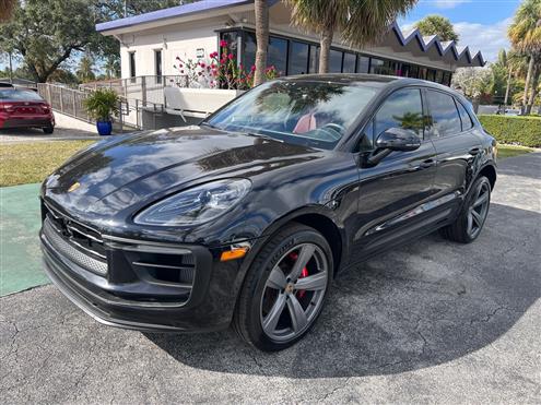 2023 Porsche Macan Image # 1