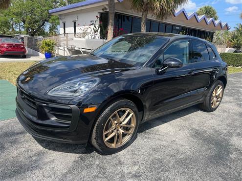 2024 Porsche Macan Image # 1