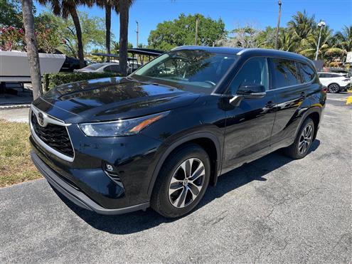 2022 Toyota Highlander Image # 1