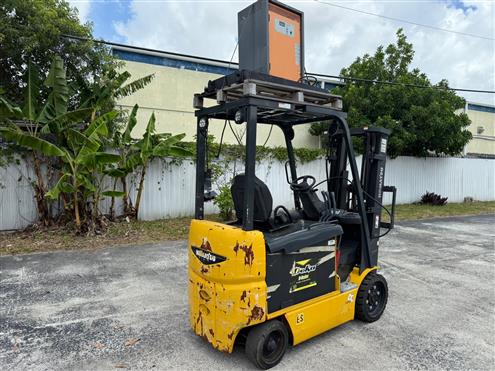 2018 Komatsu Forklift Image # 1