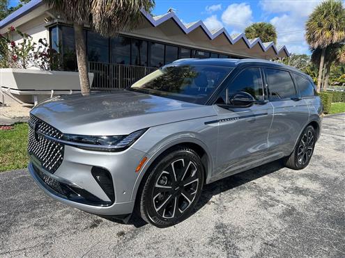 2024 Lincoln Nautilus Image # 1