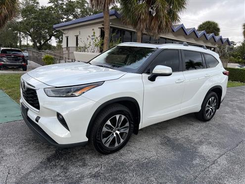 2023 Toyota Highlander Image # 1