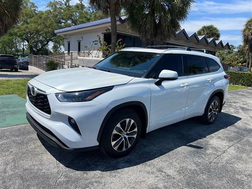 2022 Toyota Highlander Image # 1