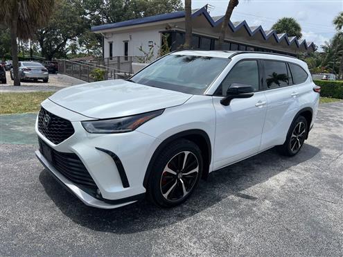 2022 Toyota Highlander Image # 1