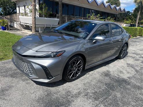 2025 Toyota Camry Hybrid Image # 1